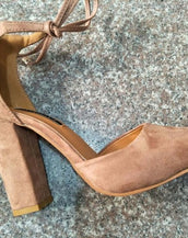 Retro Fashion High Heels Women Pumps